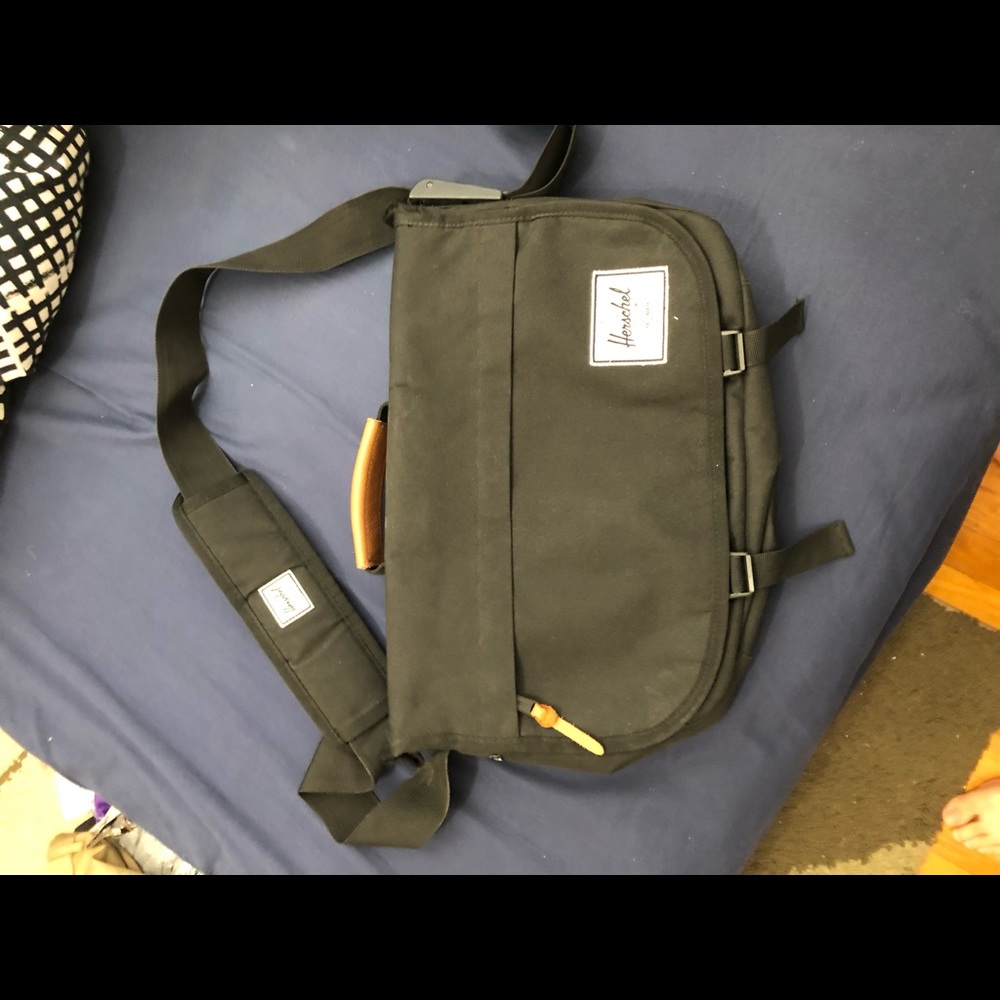 Hershel Shoulder Bag
